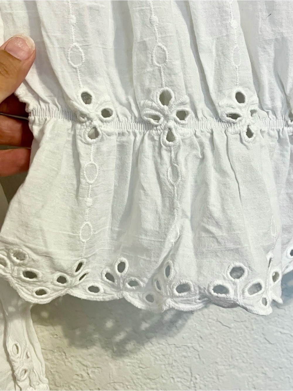 White Eyelet Peplum Blouse XS Off Shoulder 100% Cotton Cottagecore Boho Milkmaid - Picture 4 of 7